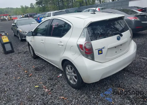 2013 Toyota Prius C Four из США, поврежденный, VIN JTDKDTB34D1050826